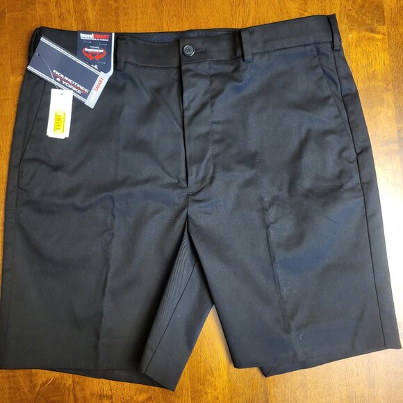 Roundtree & Yorke ~ Sz 36 ~ Travel Smart Shorts ~ NWT - Picture 1 of 8